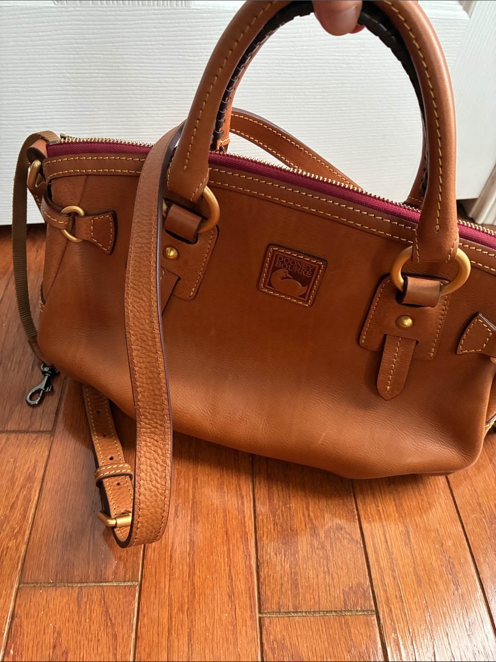 NWOT Classic Tan Leather Satchel Handbag - Picture 4 of 10